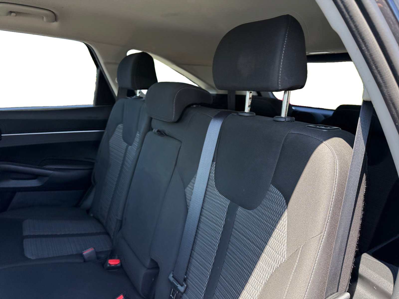 2023 Kia Sorento LX photo 16