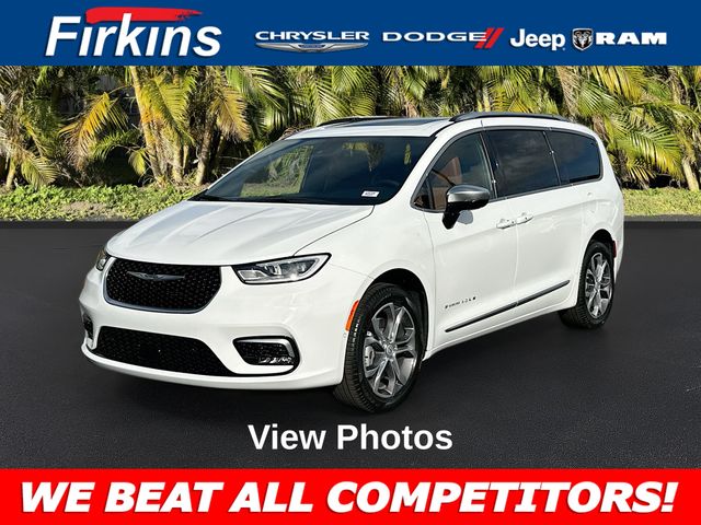 2026 Chrysler Pacifica Pinnacle's photo