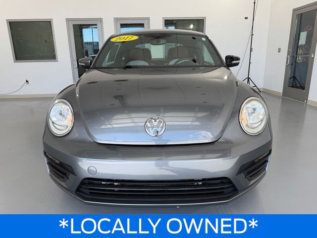 2017 Volkswagen Beetle 1.8T Classic photo 8