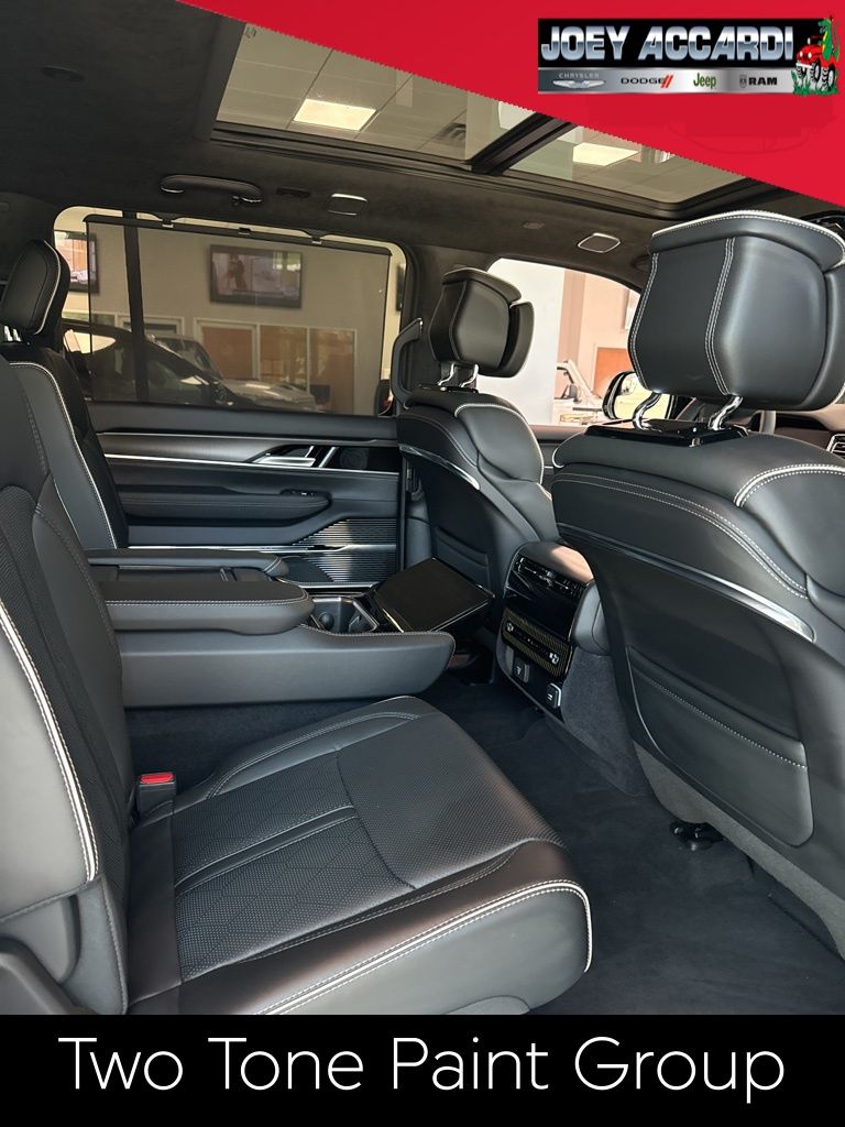 2024 Jeep Grand Wagoneer II photo 5