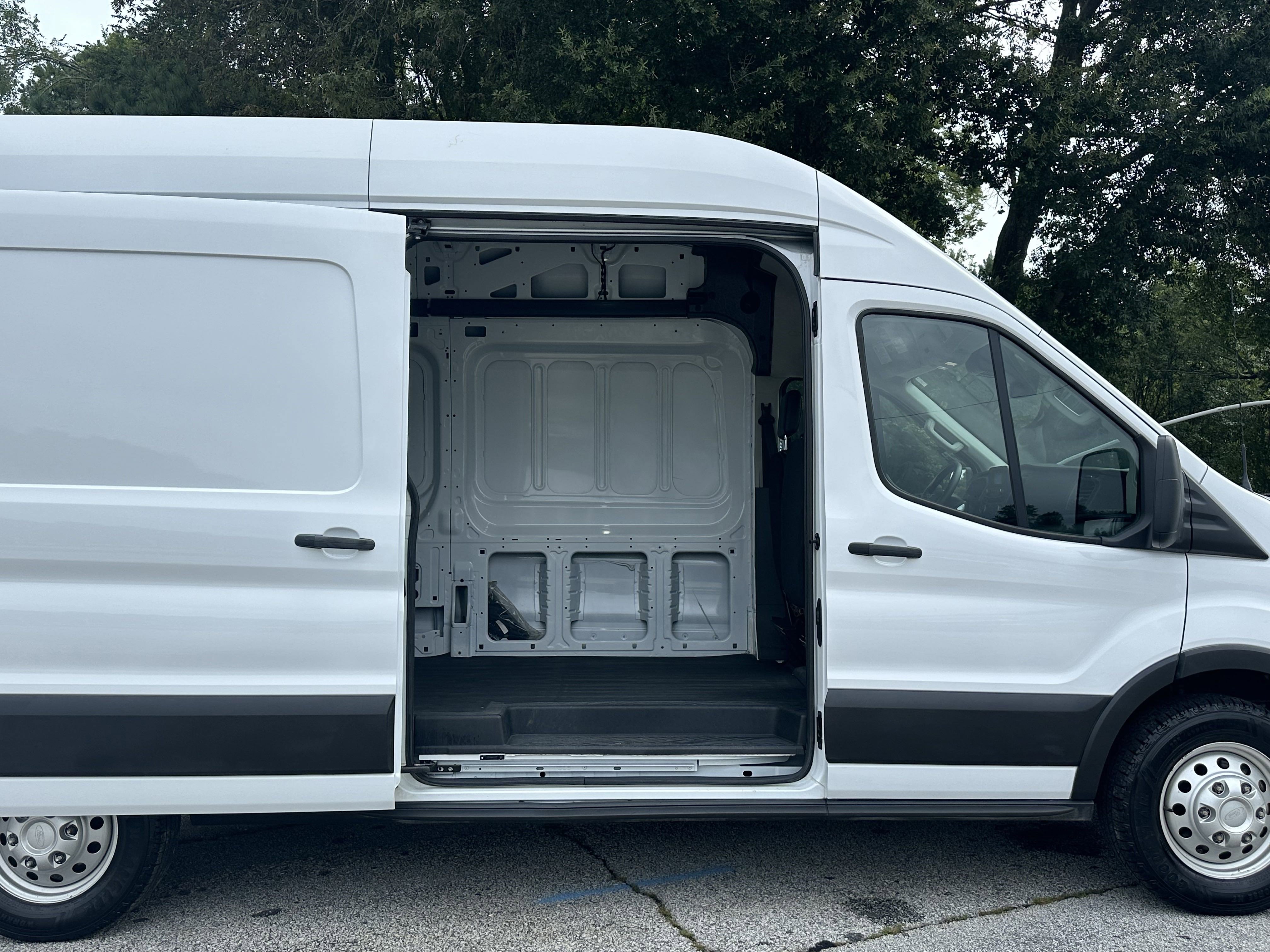 2024 Ford Transit Cargo Van photo 9