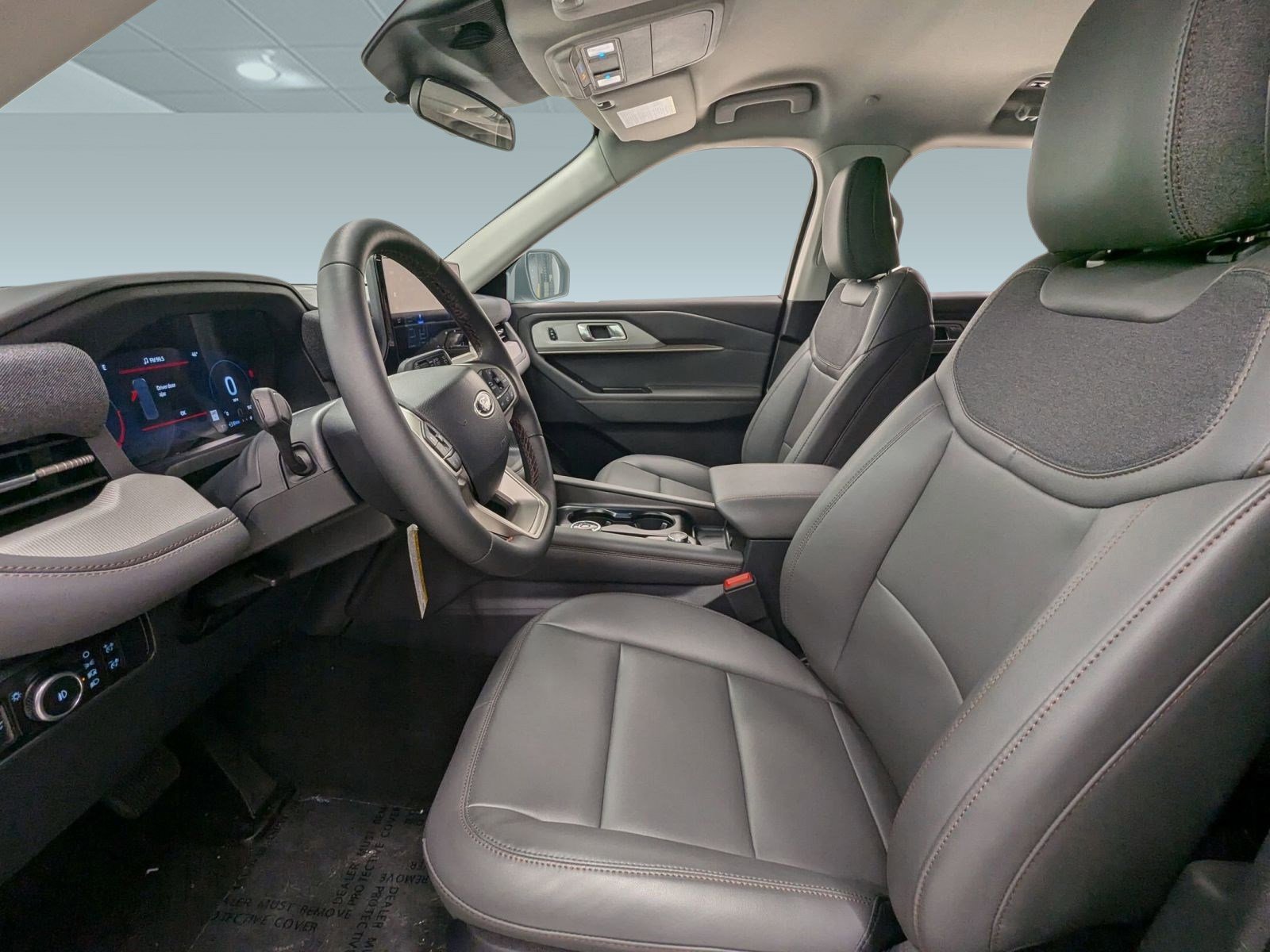 2025 Ford Explorer photo 4