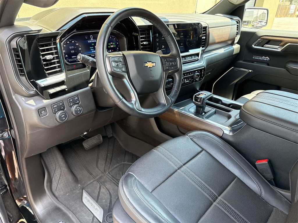2023 Chevrolet Silverado 1500 High Country photo 14