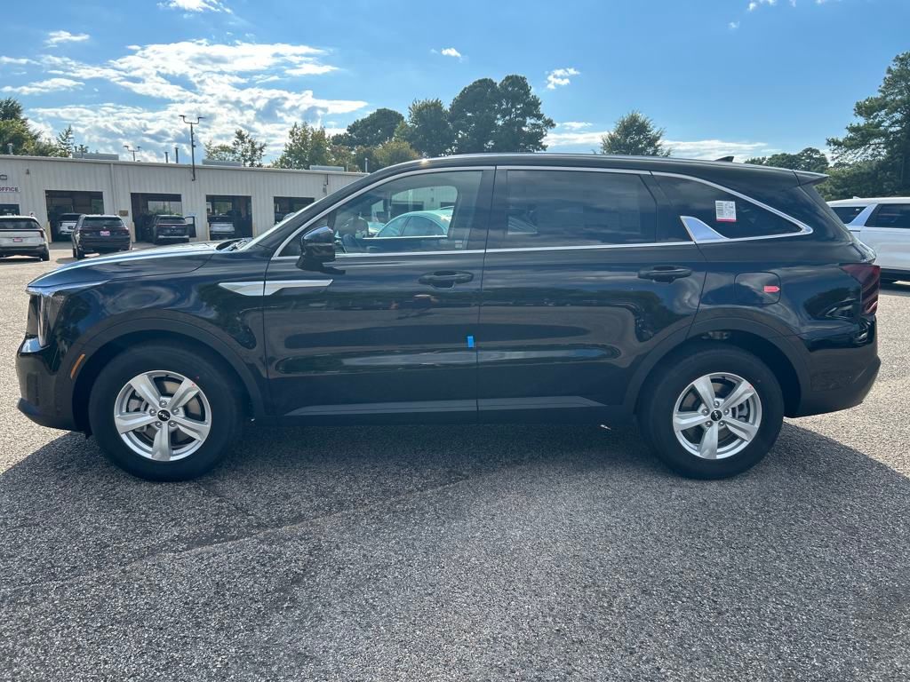2026 Kia Sorento LX photo 3