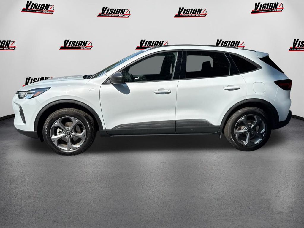 2025 Ford Escape ST-Line photo 8