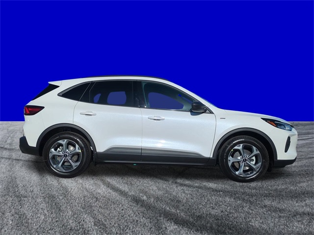 2026 Ford Escape ST-Line photo 3