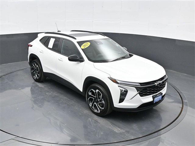 2025 Chevrolet Trax RS's photo