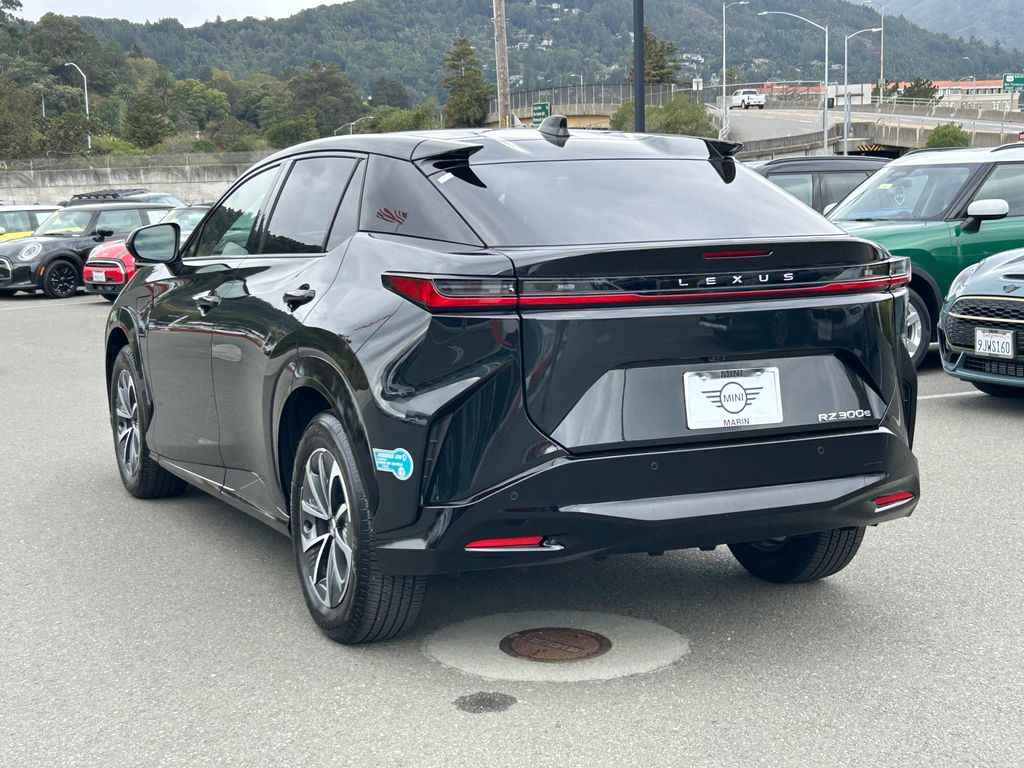 2025 Lexus RZ 300e Premium photo 3