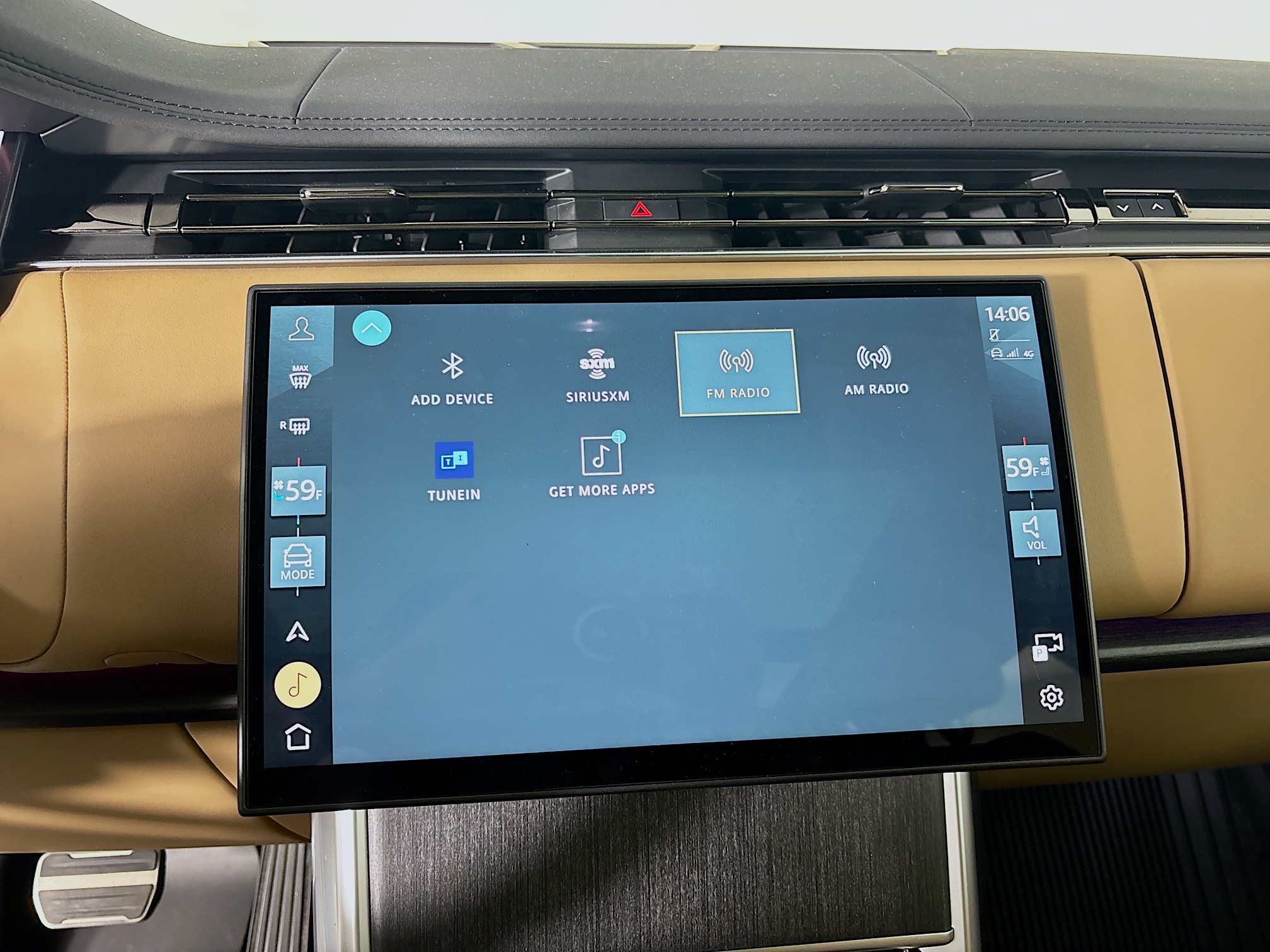 2025 Land Rover Range Rover SE photo 13