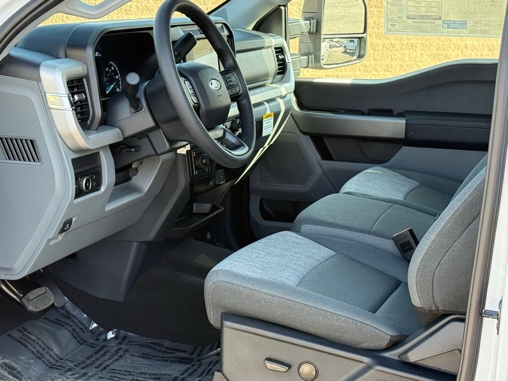2026 Ford F-250 XLT photo 7