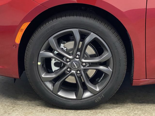 2026 Chrysler Pacifica photo 36