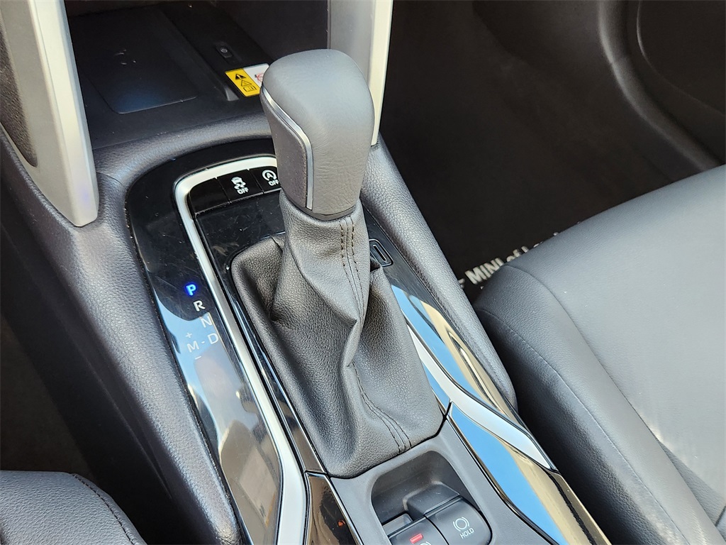 2022 Toyota Corolla Cross XLE photo 28