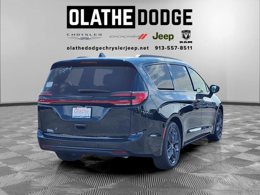 2026 Chrysler Pacifica Limited photo 25