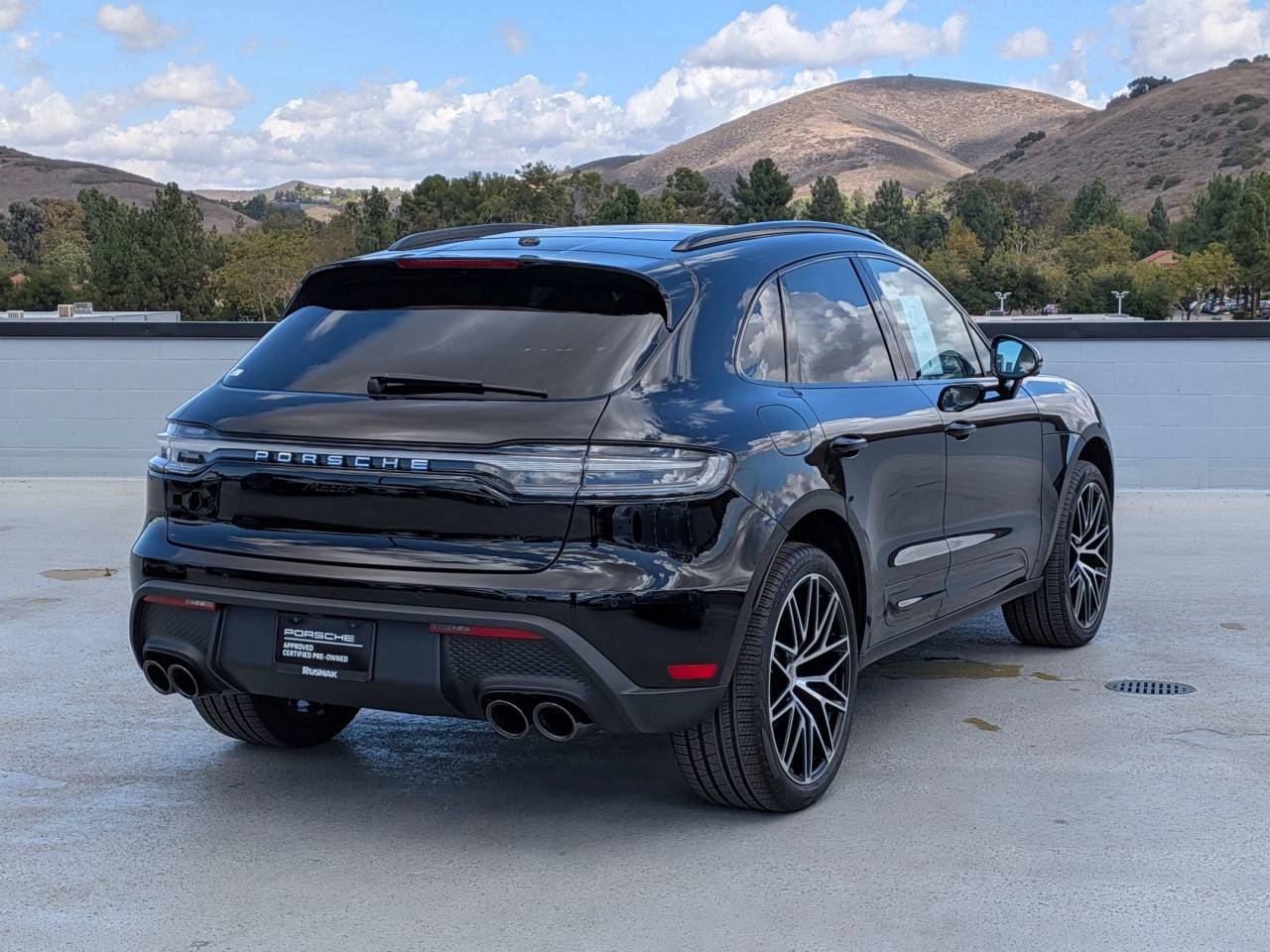 2025 Porsche Macan Base photo 9