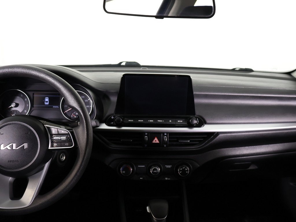 2023 Kia Forte LXS photo 32