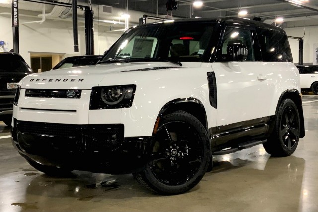 Pre-Owned 2025 Land Rover Defender 90 V8 2D Sport Utility in