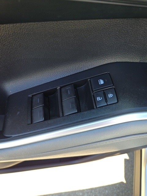 2021 Toyota Highlander L photo 27