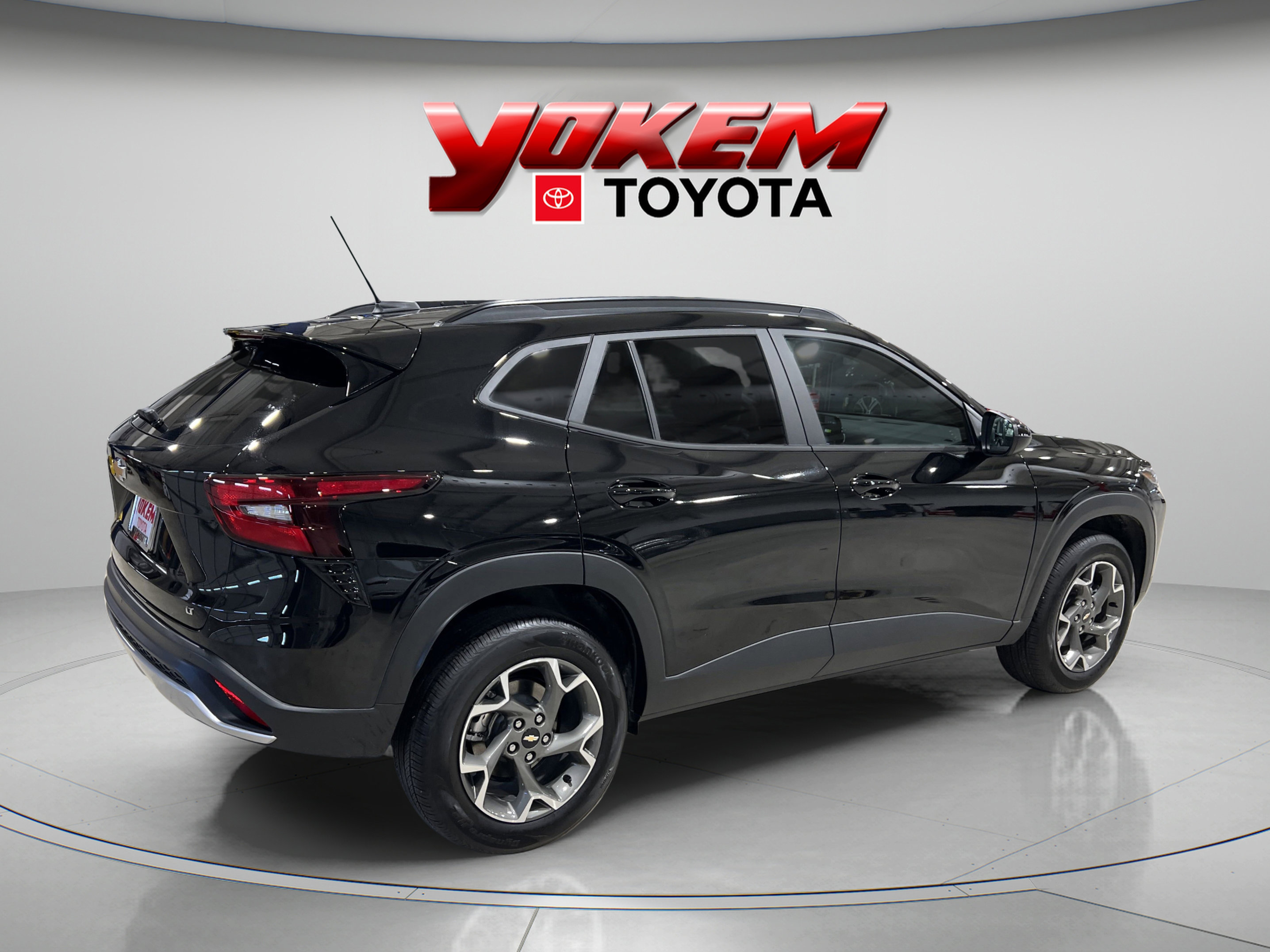 2025 Chevrolet Trax LT photo 4
