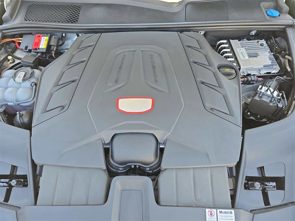 2022 Porsche Cayenne Coupe GTS photo 32