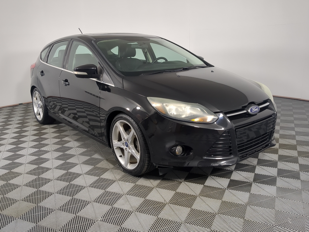 Used 2014 Ford Focus Titanium with VIN 1FADP3N28EL203237 for sale in Champaign, IL