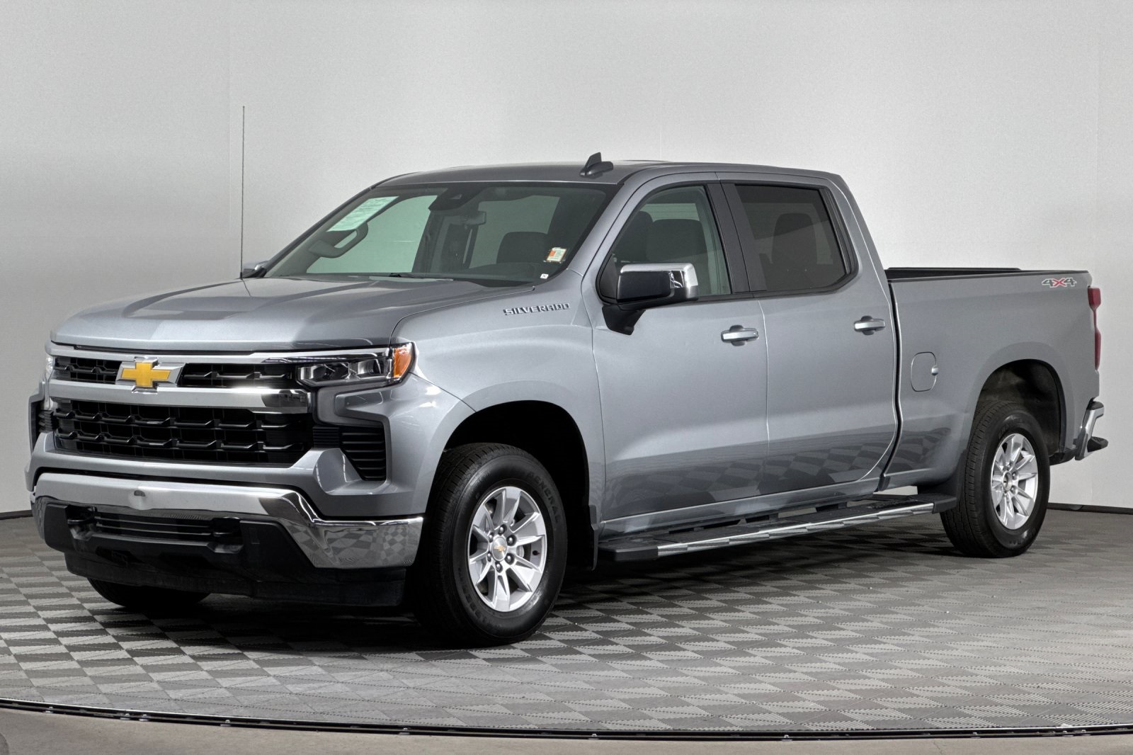 2024 Chevrolet Silverado 1500 LT photo 7