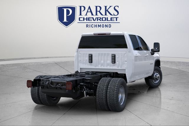 2025 Chevrolet Silverado 3500HD Work Truck photo 3