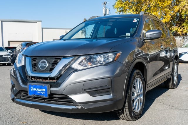 2019 Nissan Rogue SV photo 2