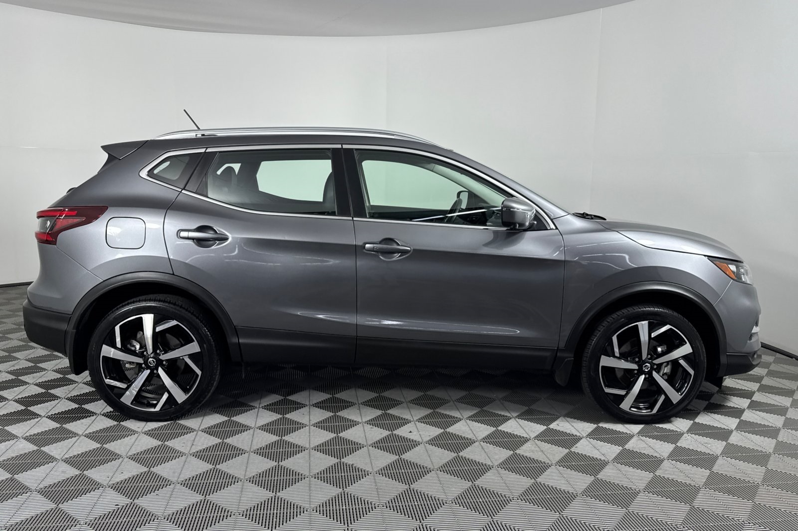 2022 Nissan Rogue Sport SL photo 3