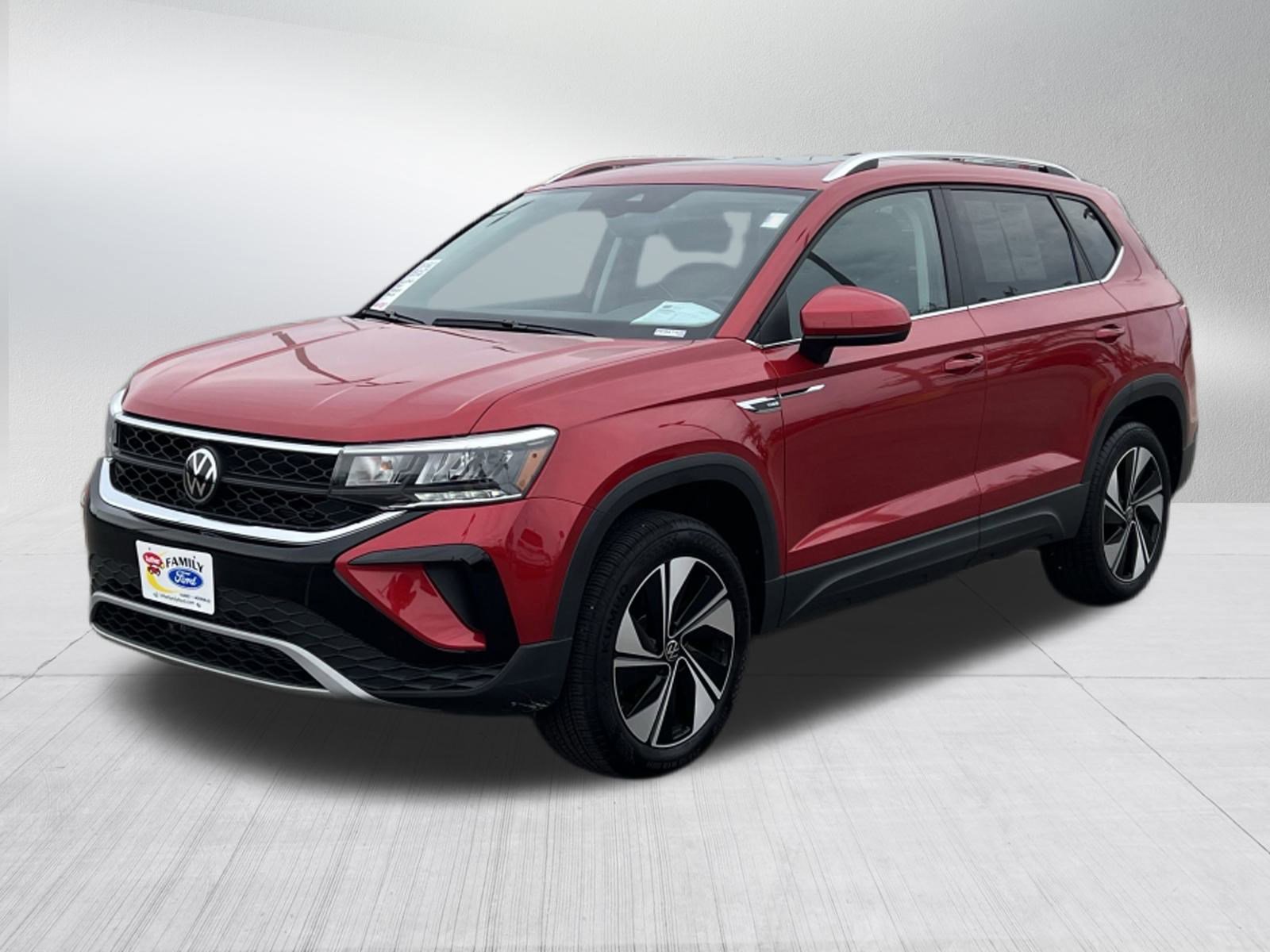 2024 Volkswagen Taos SE photo 3