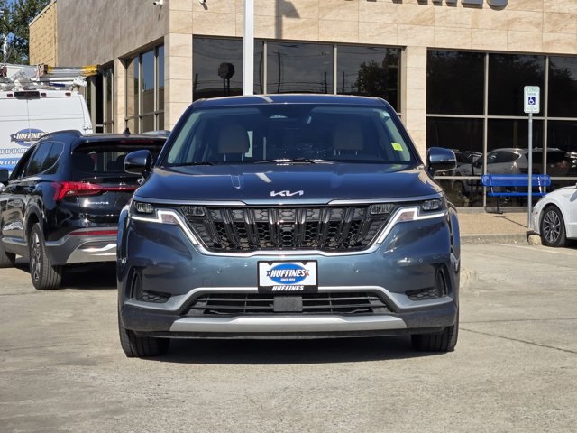 2022 Kia Carnival EX photo 2