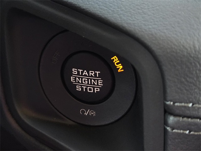 2025 Jeep Wrangler Sahara photo 19