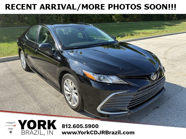 2023 Toyota Camry LE photo 2