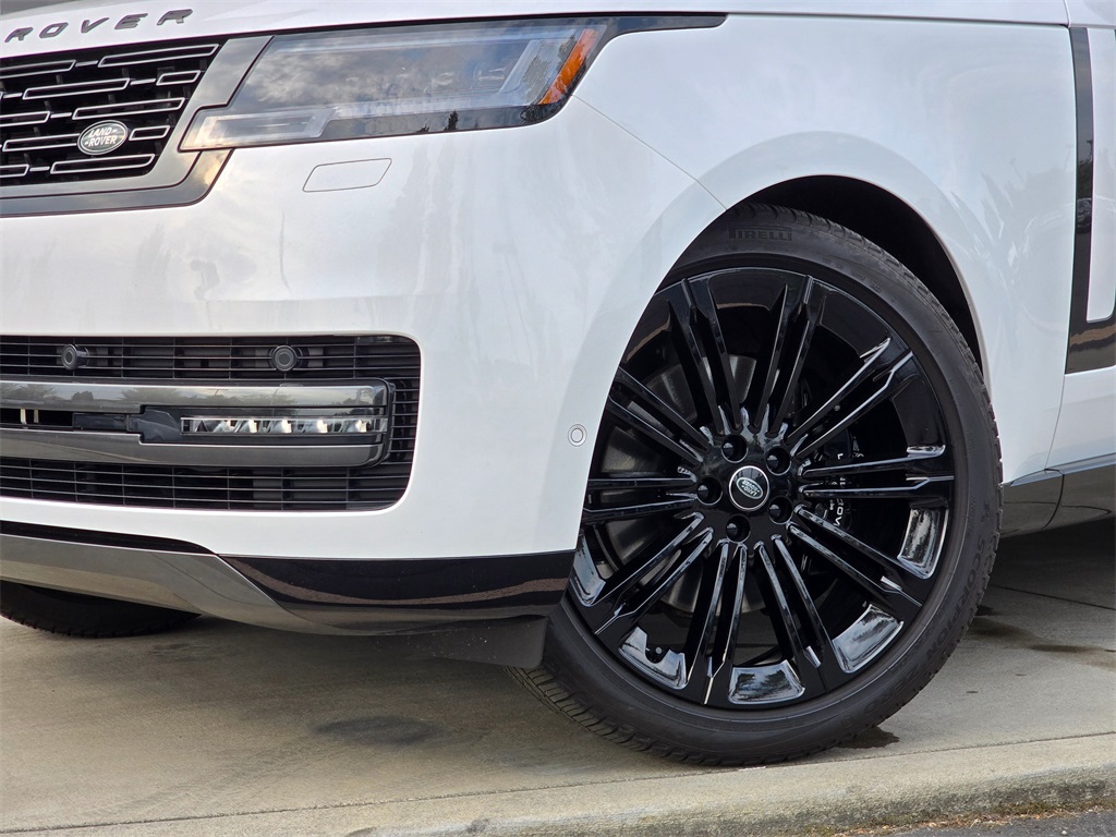 2023 Land Rover Range Rover SE photo 2