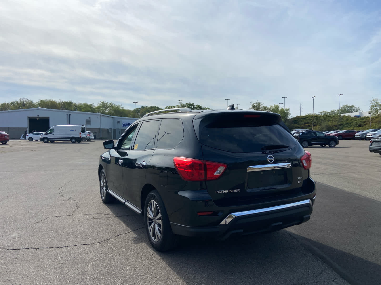 2019 Nissan Pathfinder SL photo 6