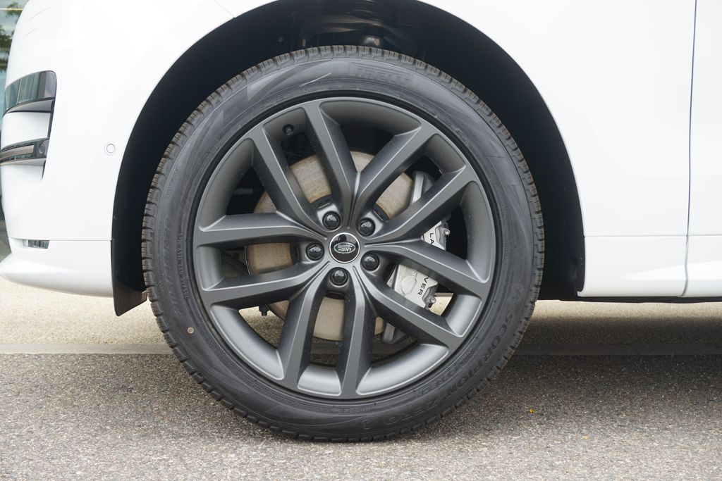 2025 Land Rover Range Rover Sport SE photo 27