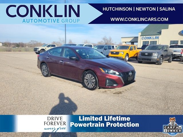 2024 Nissan Altima SV's photo