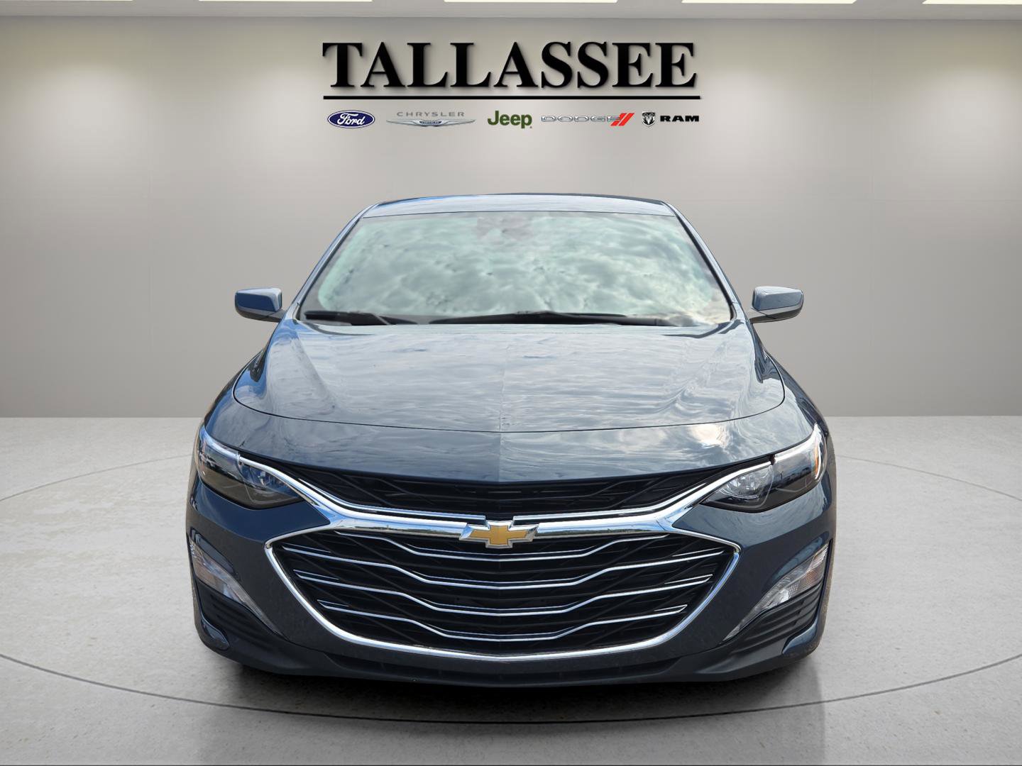 2025 Chevrolet Malibu 1LT photo 2