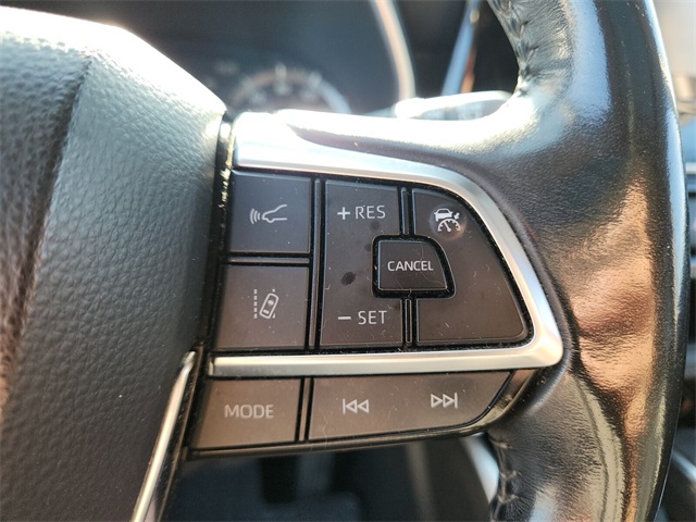 2021 Toyota Highlander XLE photo 28