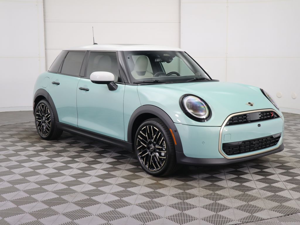 2025 Mini Cooper 4 Door Hardtop Iconic photo 2