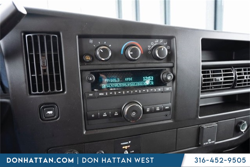 2023 Chevrolet Express 2500 Work Cargo Van photo 7