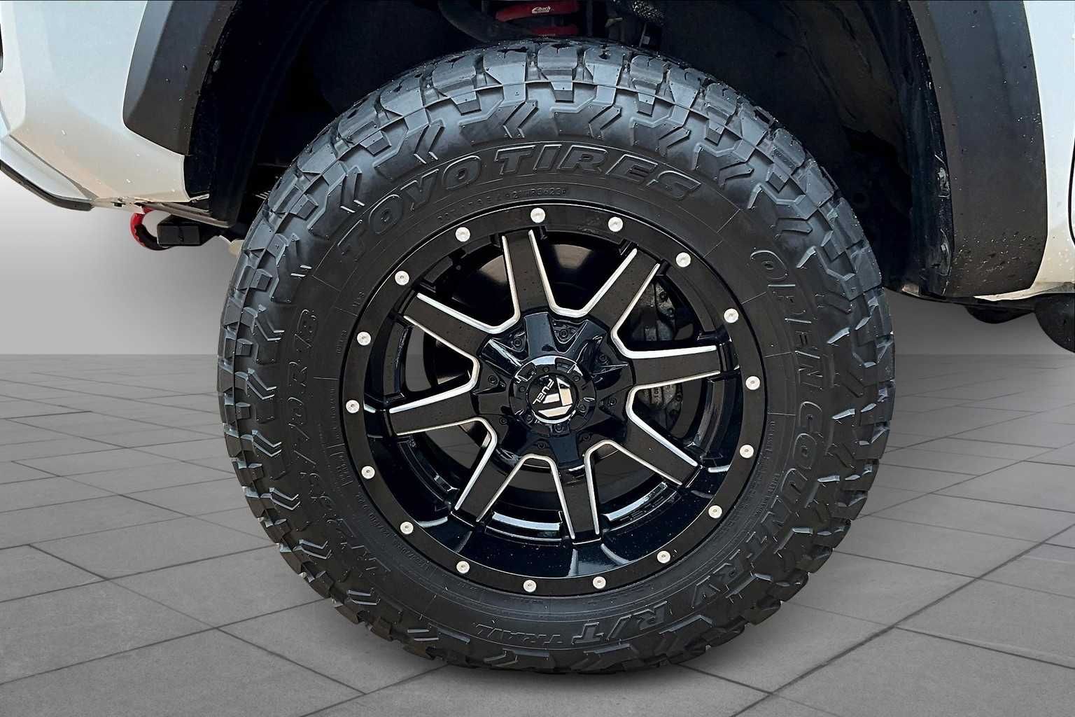 2020 Toyota Tacoma TRD Pro photo 9