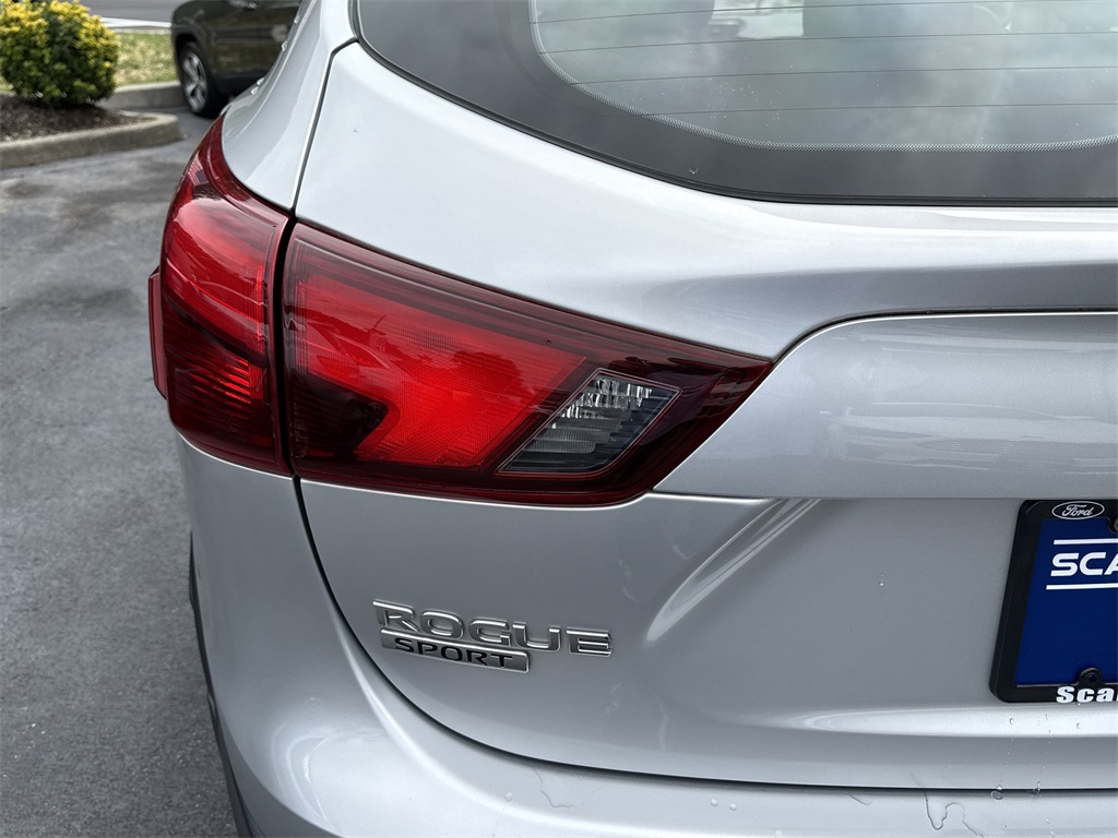 2019 Nissan Rogue Sport SV photo 40