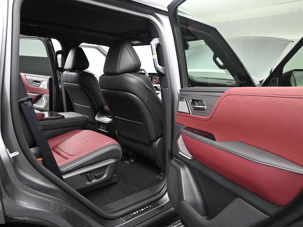 2026 Infiniti QX80 photo 14