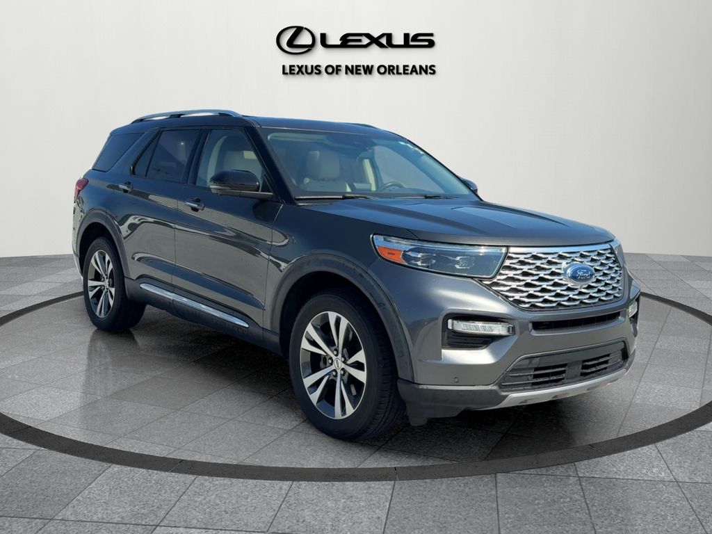 2020 Ford Explorer Platinum's photo