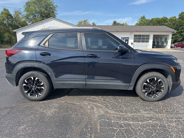 2021 Chevrolet Trailblazer LT photo 2