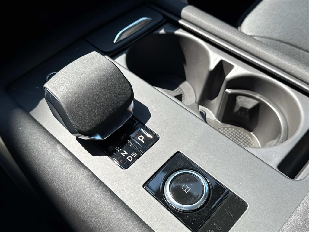 2025 Land Rover Discovery SE photo 25