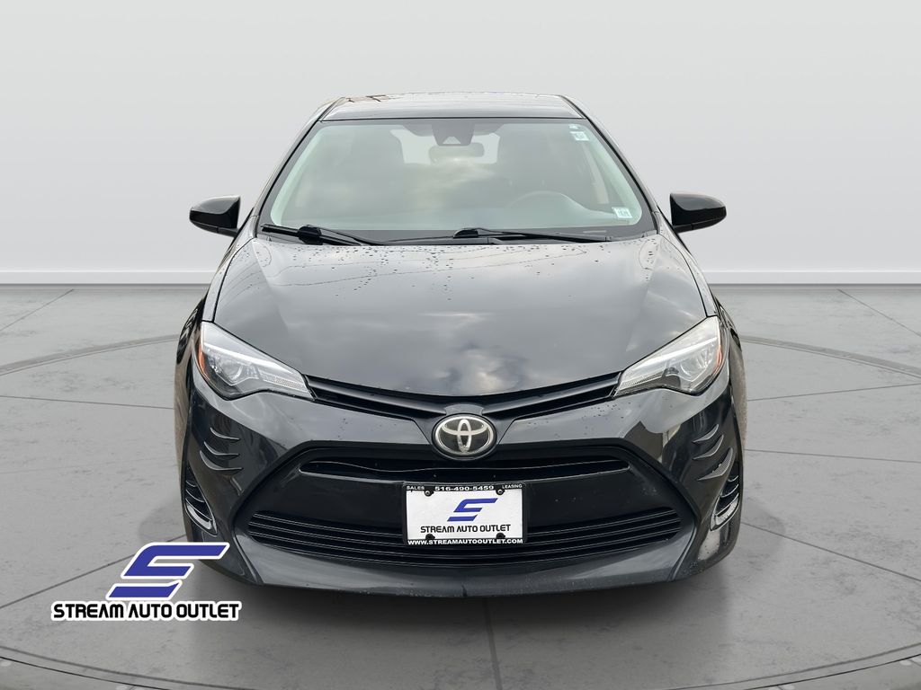 2018 Toyota Corolla LE photo 2
