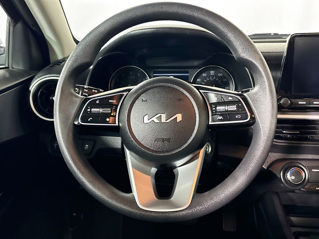 2023 Kia Forte LXS photo 13