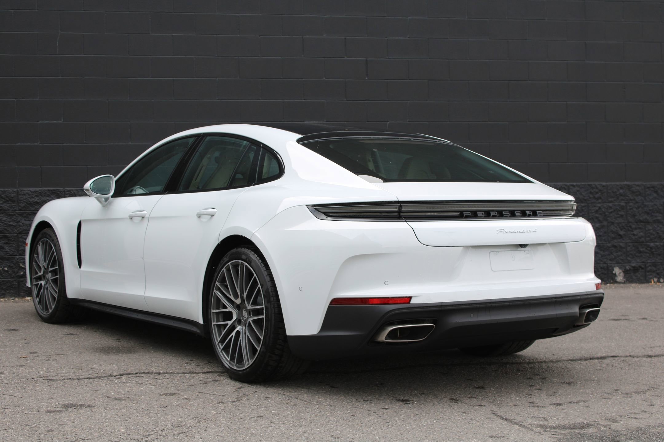 2026 Porsche Panamera 4 photo 3