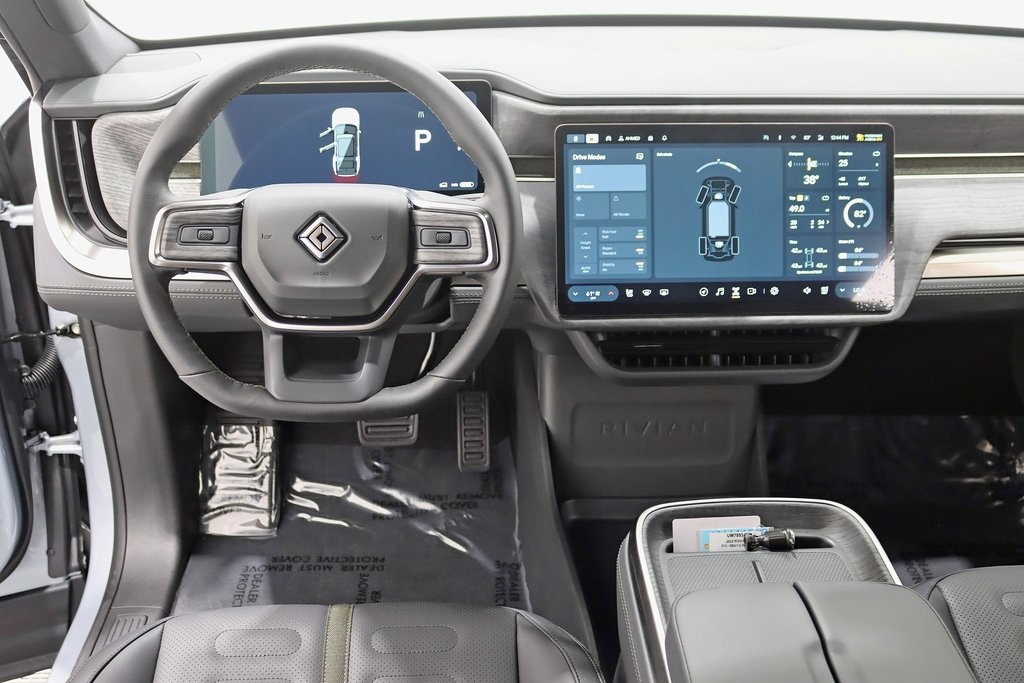 2025 Rivian R1S Adventure photo 11